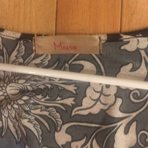 Black and white flowered mini dress size large - Picture 2 of 4